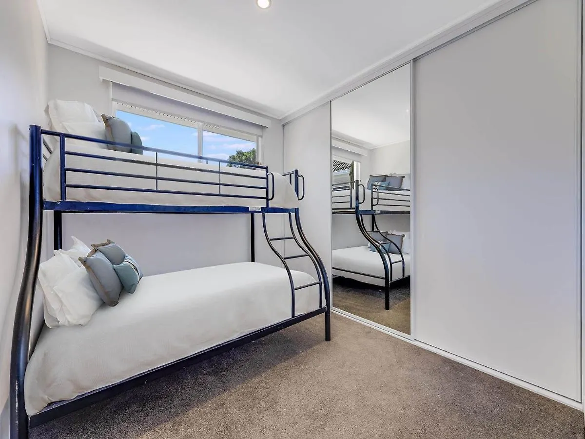 Holiday home 25 Oleander Avenue Shelly Beach Qld Caloundra